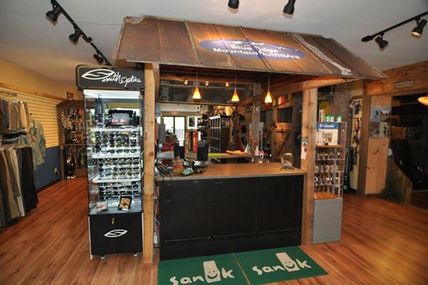 Blue Ridge Mountain Outfitters shop in the Blue Ridge mountains of North Georgia